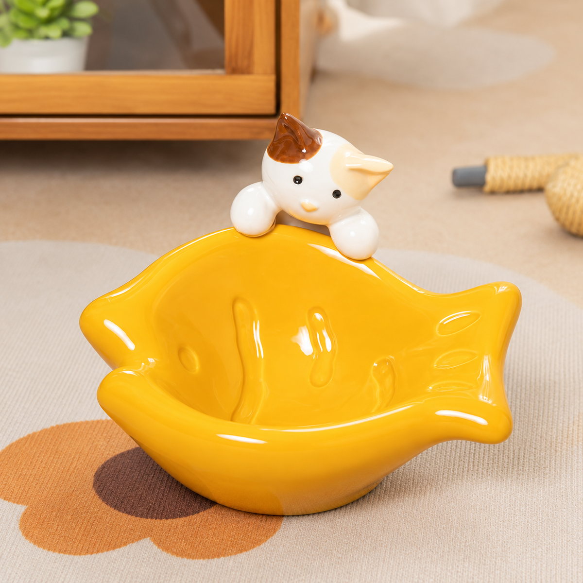 Low-Profile Ceramic Cat Bowl – Angled, Anti-Tip Design
